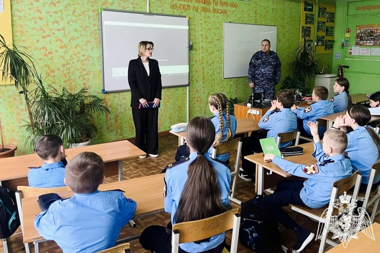 В Подмосковье росгвардейцы провели уроки мужества в память о героях Чернобыля