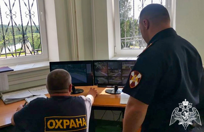 Росгвардейцы проводят комплексные проверки детских оздоровительных лагерей Подмосковья перед началом летнего сезона