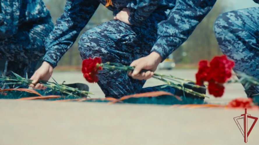 Сотрудники подмосковного главка Росгвардии присоединились к акции «На страже памяти» (видео)