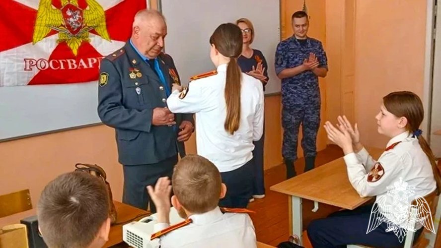 Росгвардейцы организовали для кадетов встречу с ветераном Афганской войны в Подмосковье