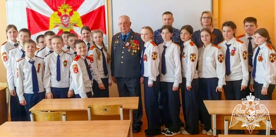 Росгвардейцы организовали для кадетов встречу с ветераном Афганской войны в Подмосковье
