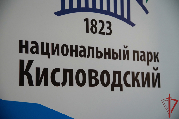 Сотрудники Росгвардии приняли участие в озеленении Кисловодского национального парка