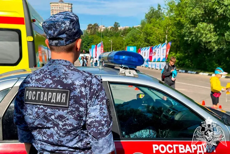 Росгвардейцы обеспечили правопорядок на полумарафоне 