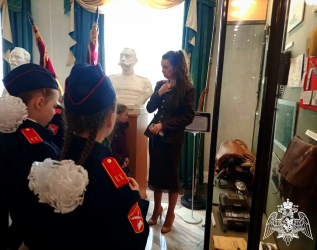 Росгвардейцы организовали экскурсию для кадет в Подмосковье