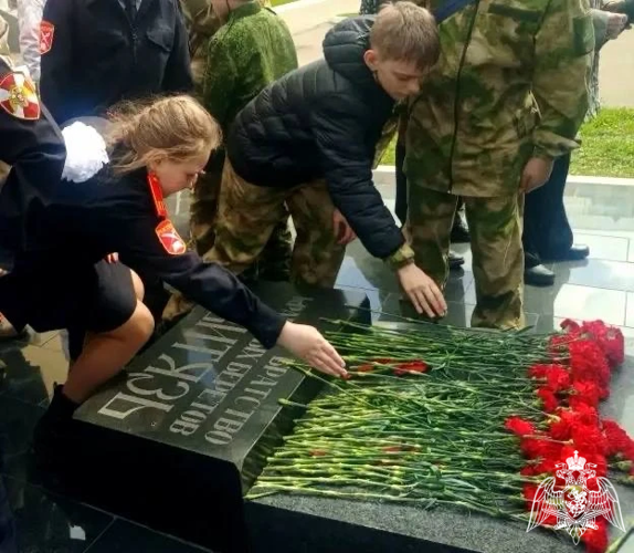 Росгвардейцы организовали экскурсию для кадет в Подмосковье
