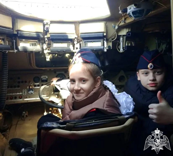 Росгвардейцы организовали экскурсию для кадет в Подмосковье