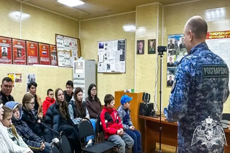 Росгвардейцы в Подмосковье провели патриотическое мероприятие в преддверии Дня Победы  