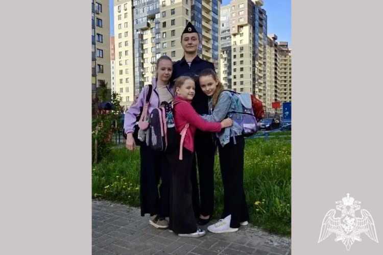 В Международный день семьи героями рубрики «Знай наших» стали сотрудники Электростальского отдела вневедомственной охраны