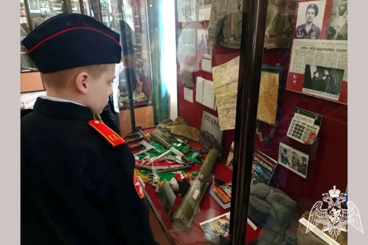 Росгвардейцы организовали экскурсию для кадет в Подмосковье