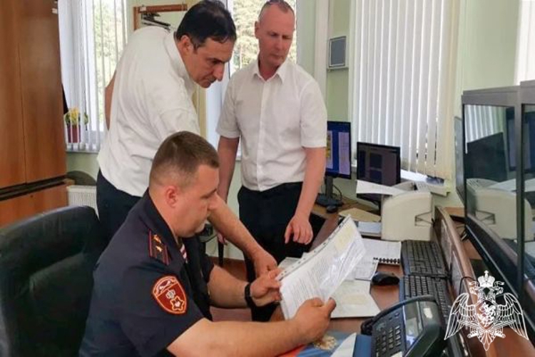 Росгвардейцы проводят комплексные проверки детских оздоровительных лагерей Подмосковья перед началом летнего сезона