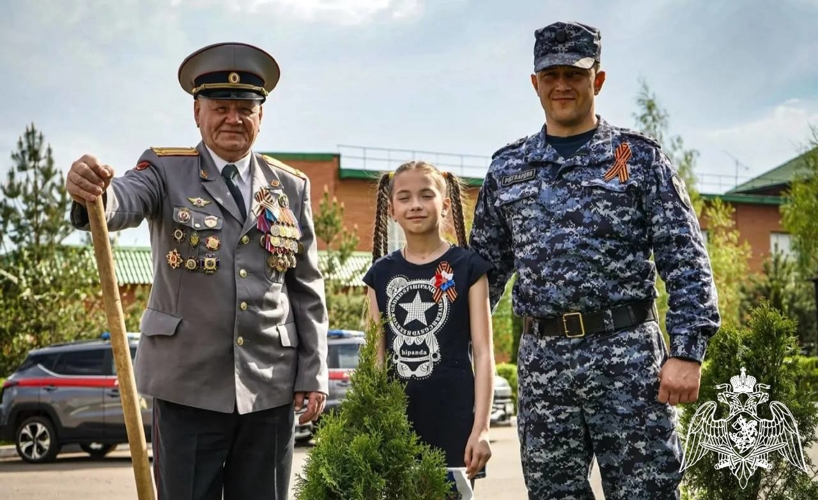 В Подмосковье росгвардейцы присоединились к патриотической акции «Лес Победы»