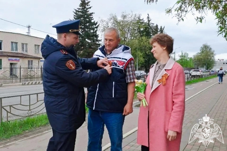 Росгвардейцы провели патриотическую акцию «Георгиевская ленточка» в Подмосковье