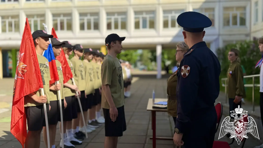 Росгвардейцы организовали военно-патриотическую игру «Зарница» в Подмосковье