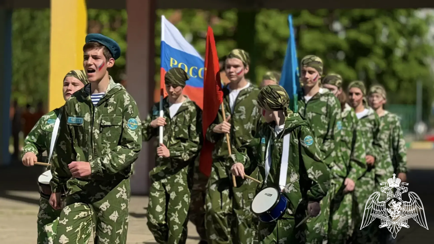 Росгвардейцы организовали военно-патриотическую игру «Зарница» в Подмосковье