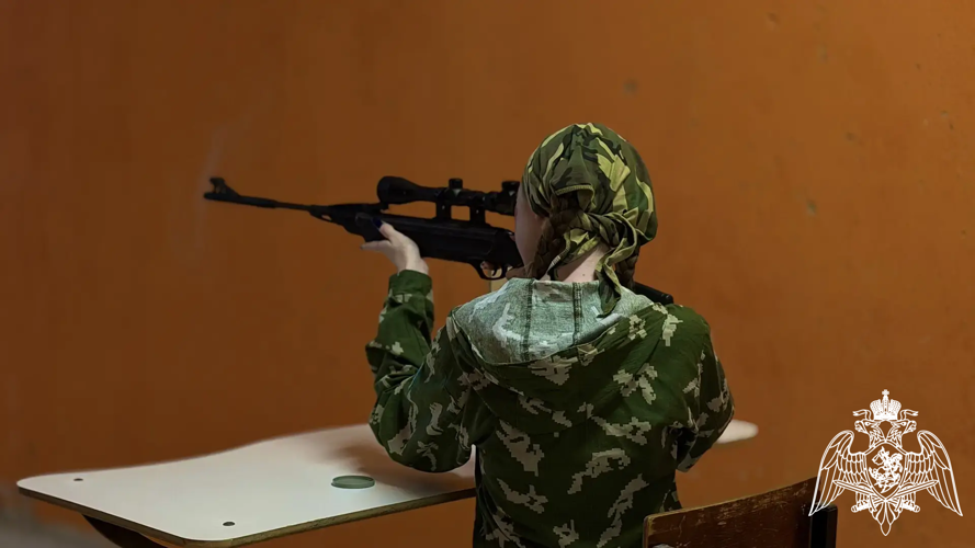 Росгвардейцы организовали военно-патриотическую игру «Зарница» в Подмосковье