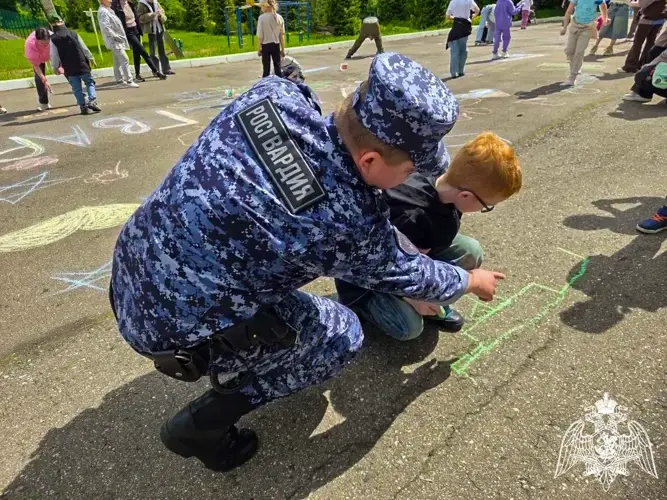 Росгвардейцы организовали патриотическое мероприятие для юных жителей Подмосковья