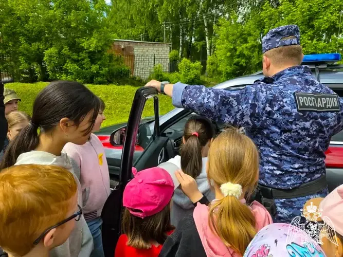 Росгвардейцы организовали патриотическое мероприятие для юных жителей Подмосковья