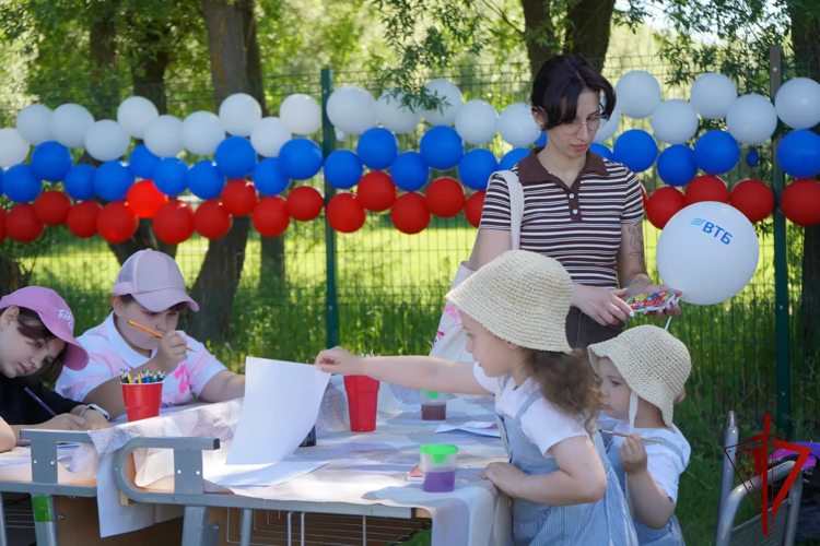 В Подмосковье росгвардейцы организовали спортивно-патриотический праздник, посвящённый Дню России