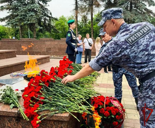 Сотрудники подмосковного главка Росгвардии приняли участие в митингах, посвященных Дню памяти и скорби