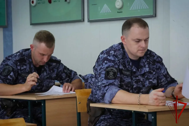 Сотрудники подмосковного главка Росгвардии стали бронзовыми призёрами конкурса профмастерства Центрального округа
