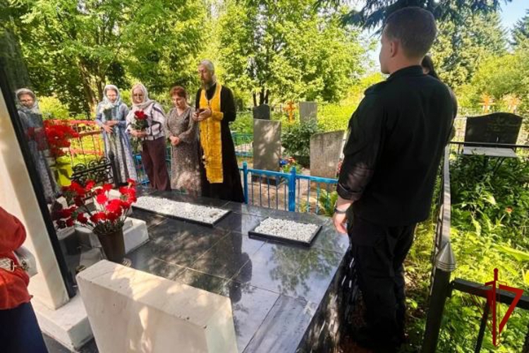 Росгвардейцы в Подмосковье почтили память Героя России Александра Монетова 