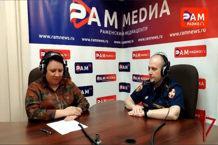 Офицер вневедомственной охраны подмосковного главка Росгвардии стал гостем радио