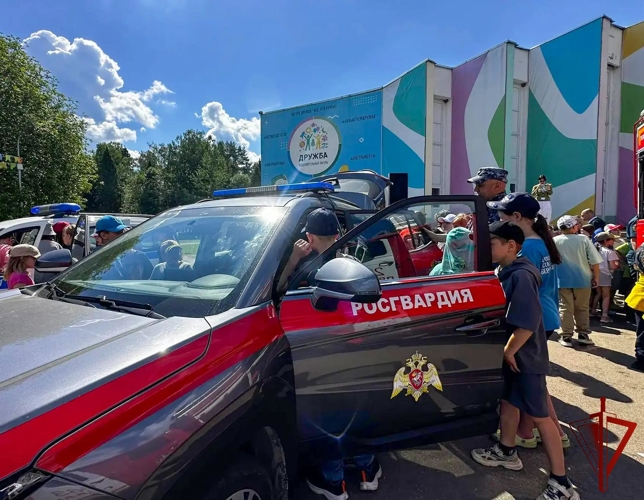Росгвардейцы провели «Урок безопасности» для детей в Подмосковье