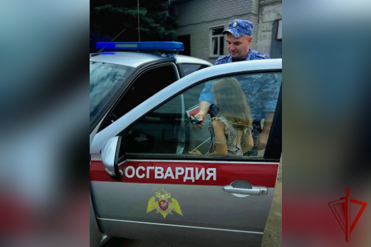 Росгвардейцы провели день открытых дверей для школьников в Подмосковье