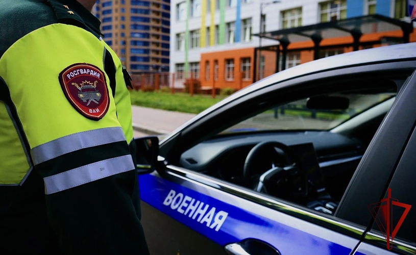 Специалисты военной автомобильной инспекции проводят мероприятия по обеспечению безопасности дорожного движения в регионе  