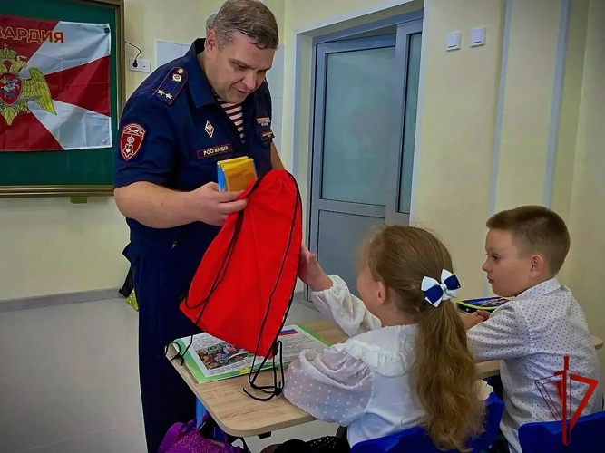 Росгвардейцы провели урок безопасности для школьников в Подмосковье