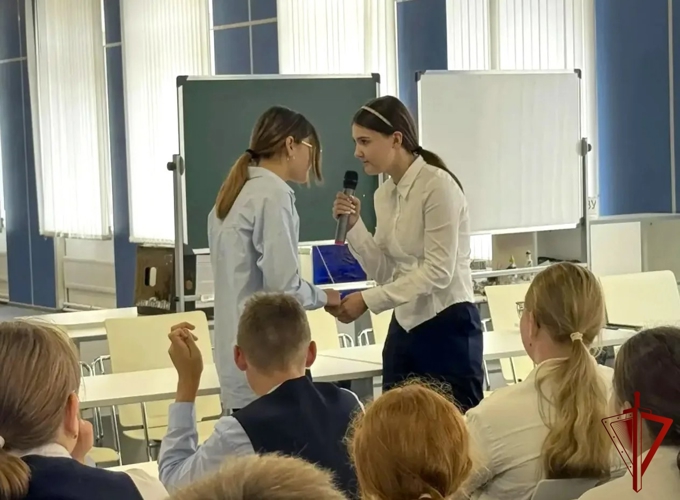 Росгвардейцы провели для школьников профилактическую встречу в Подмосковье