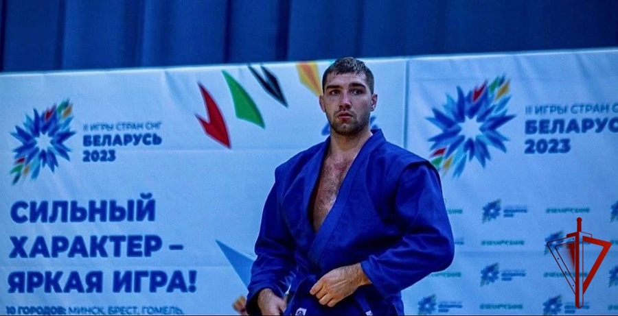 Сотрудник подмосковного главка Росгвардии стал двукратным чемпионом мира по пляжному самбо (видео)