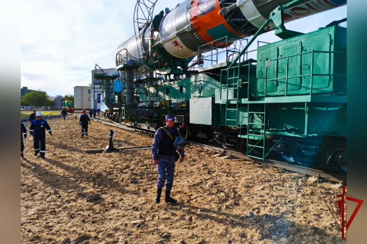 Росгвардейцы обеспечили безопасность транспортировки ракеты-носителя «Союз-2.1а» на космодроме «Байконур»