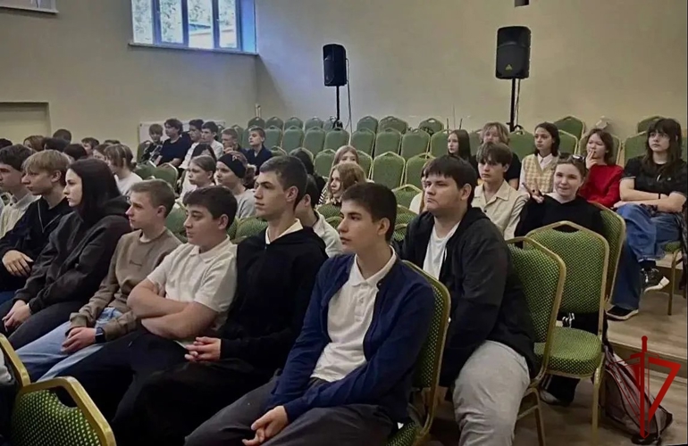 Росгвардейцы провели урок безопасности для школьников в Подмосковье