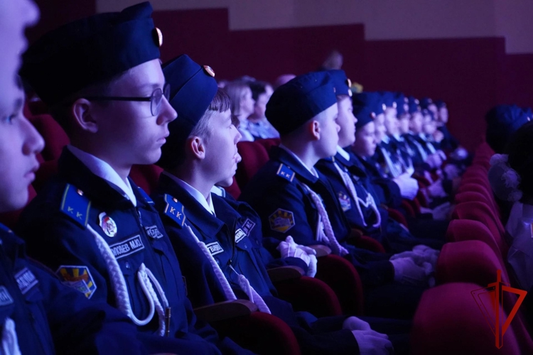 В Подмосковье состоялась торжественная церемония вручения погон кадетам Росгвардии (видео)