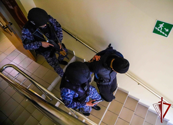 	Росгвардейцы отработали задержание условного злоумышленника в образовательном учреждении Подмосковья